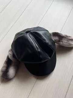 スヌーピー　ファー付き黒キャップ