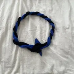 編み込みデザイン ヘアバンド 黒 青