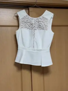 ホワイト レースバック ペプラムトップス