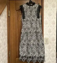 LOULOU willoughby ワンピース　白黒花柄レース　ノースリーブ　2