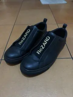 美品✨　ReZARD スニーカー　レザー　黒　25cm スリッポンのサムネイル