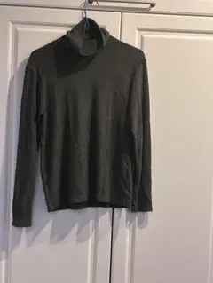 レディース　UNIQLO ダークグレー タートルネック