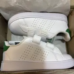 adidas キッズ スニーカー