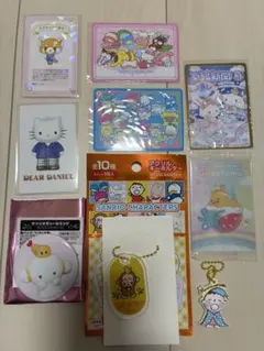 サンリオキャラクターズ トレカ 6枚、缶バッジ、アクリルキーホルダー、ラバマス