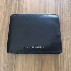トミーヒルフィガー　二つ折り財布