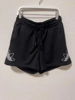 adidas アディダス　ショートパンツ　黒　スポーツ　ウェア　ハーフパンツ