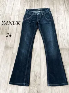 Item thumbnail for item e9ac636e-96ff-4114-8e0e-7d9e6a397343