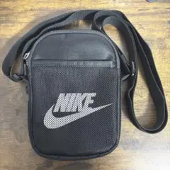 NIKE ヘリテージ クロスボディバッグ スモール 1L