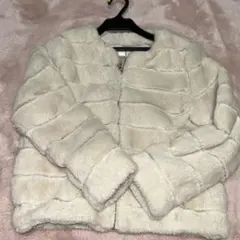 クリーム色ファーコート