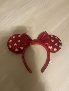 ミニー　カチューシャ　赤リボンスパンコール 赤いハート模様のカチューシャ