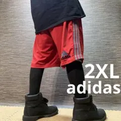 adidas レッド メッシュショートパンツ サイドストライプ　後ろポイント