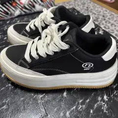 NEV ブラック ホワイト スニーカー