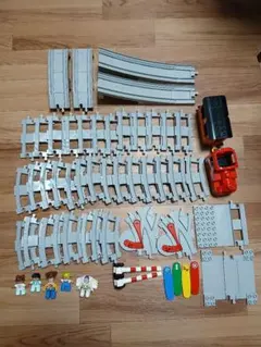 レゴ　デュプロ　機関車デラックス　他踏切、鉄道橋、フィグなどまとめ売り