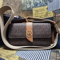Michael Kors ブラウン ショルダーバッグ
