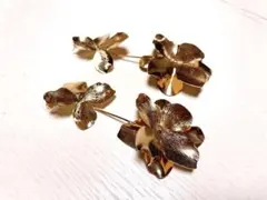 ウェディング　花モチーフ ゴールドピアス