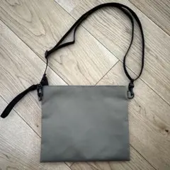 グレー ナイロン サコッシュのサムネイル