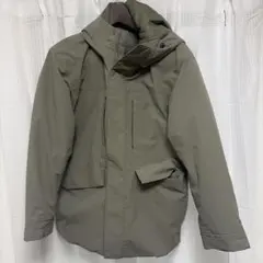 UNIQLOハイブリッドダウンパーカ　Sサイズ　カーキ色(薄い緑)