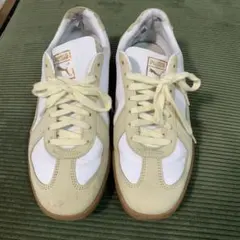 PUMA スニーカー ホワイト ベージュ ガムソールのサムネイル