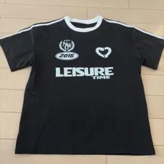 SHEIN ロゴ入りTシャツ　ブラックのサムネイル