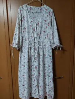 Honeys 小花柄ガウンワンピース