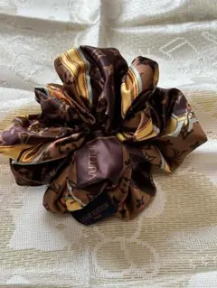 Louis Vuitton モノグラムシュシュ