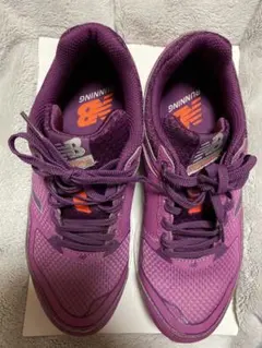New Balance コンフォート ランニングシューズ 紫