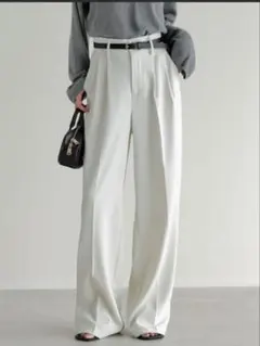 ホワイト ワイドパンツ