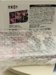 怪獣8号　アクリルブロック　鳴海弦