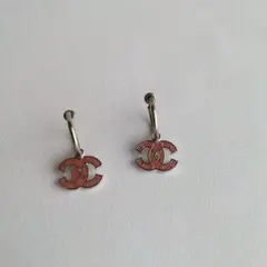 【イヤリング】CC ロゴイヤリング リバーシブル ピンク