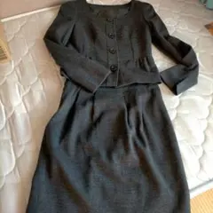 UNTITLED ダークグレー スカートセットアップ