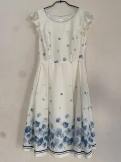 レストローズ　花柄ワンピース ノースリーブ 未使用品