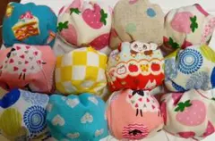 手作りお手玉　12個のサムネイル