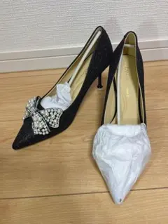 黒のグリッター高ヒールパンプス