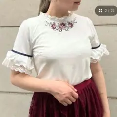 美品 axes femme アクシーズファム バラ刺繍リブトップス (F)のサムネイル