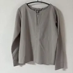 ベージュ トップス 長袖