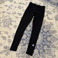 Reebok ブラックレギンス Mサイズ