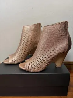 Louis Vuitton パンチングレザー サンダル ブラウン 365 Louis Vuitton パンチングレザー サンダル ブラウン 365 - メルカリ
