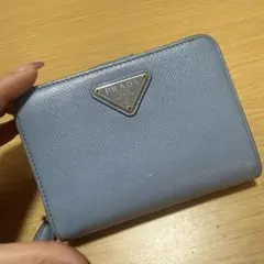 美品/現行✨プラダ 二つ折り財布 三角ロゴ レザー RFID ライトブルー