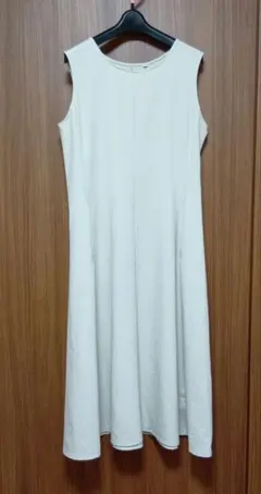 ユニクロ　ノースリーブワンピース