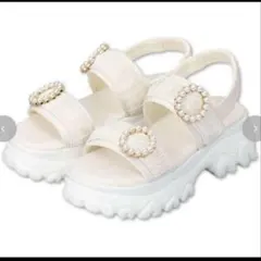 辻希美　アンジュシャルム　厚底サンダル