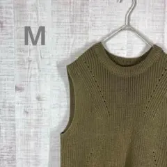 イング　M レディースニットベスト　サイドスリット　Uネックノースリーブニット
