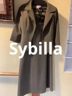 シビラのスーツセットアップ