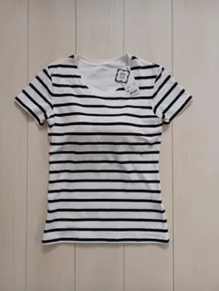 【M】UNIQLO ブラクルーネックTシャツのサムネイル