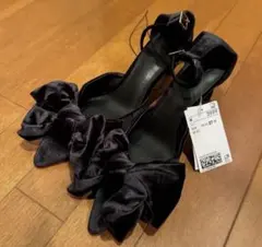 H＆M リボンディテール ベロアパンプス ブラック 37のサムネイル