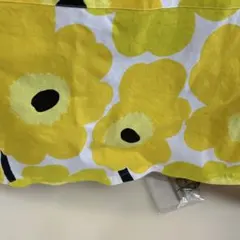 マリメッコ エプロン marimekko 黄色　unikko ウニッコ　ルック