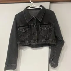 ダークグレー クロップドデニムジャケット 丈短め
