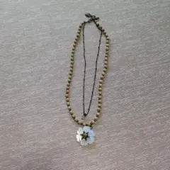 【ロペ ピクニック】ネックレス 貝の花 ビーズ 二連のサムネイル