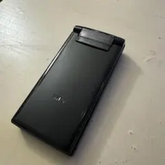 au 折りたたみ式携帯電話 ブラック