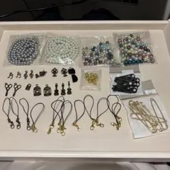 ハンドメイドパーツ　まとめ売り　チャーム　ストラップ　ビーズ