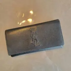 Yves Saint Laurent 長財布のサムネイル